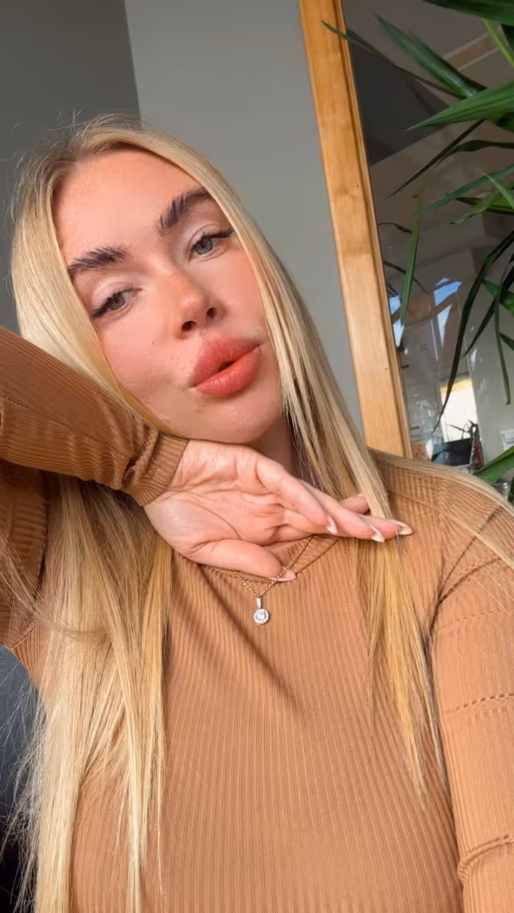 Damenprofil besuchen
