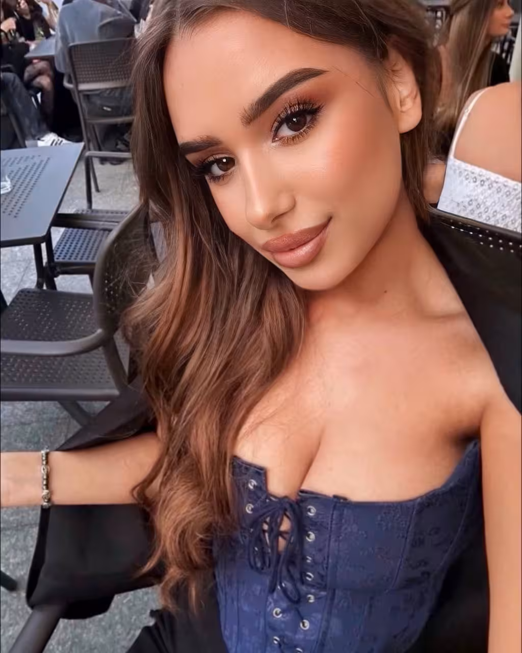 Frauenprofil offnen