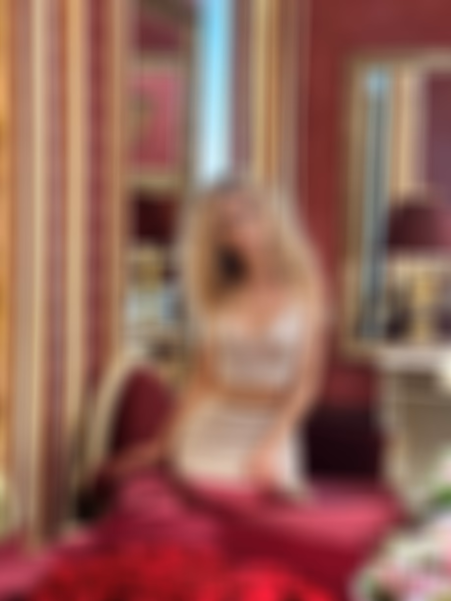 Damenprofil besuchen