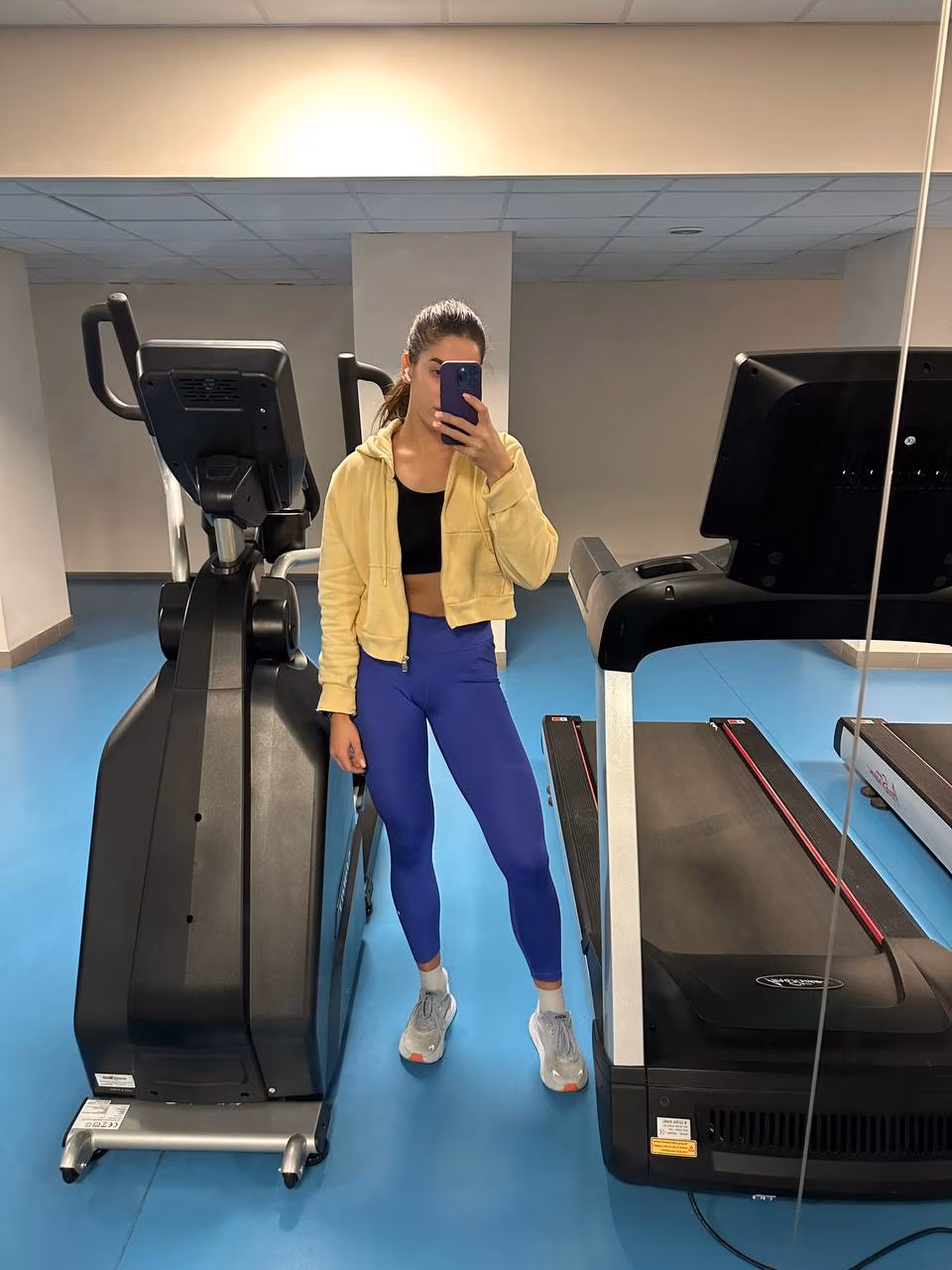Damenprofil besuchen