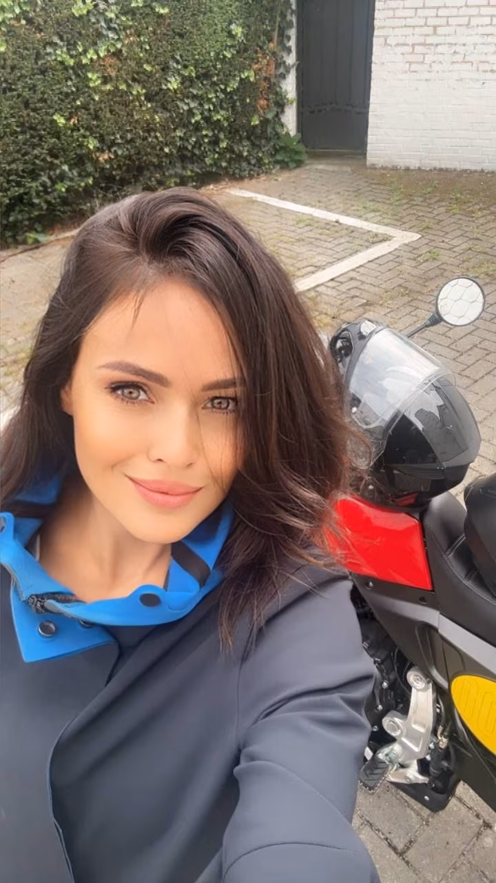 Damenprofil besuchen