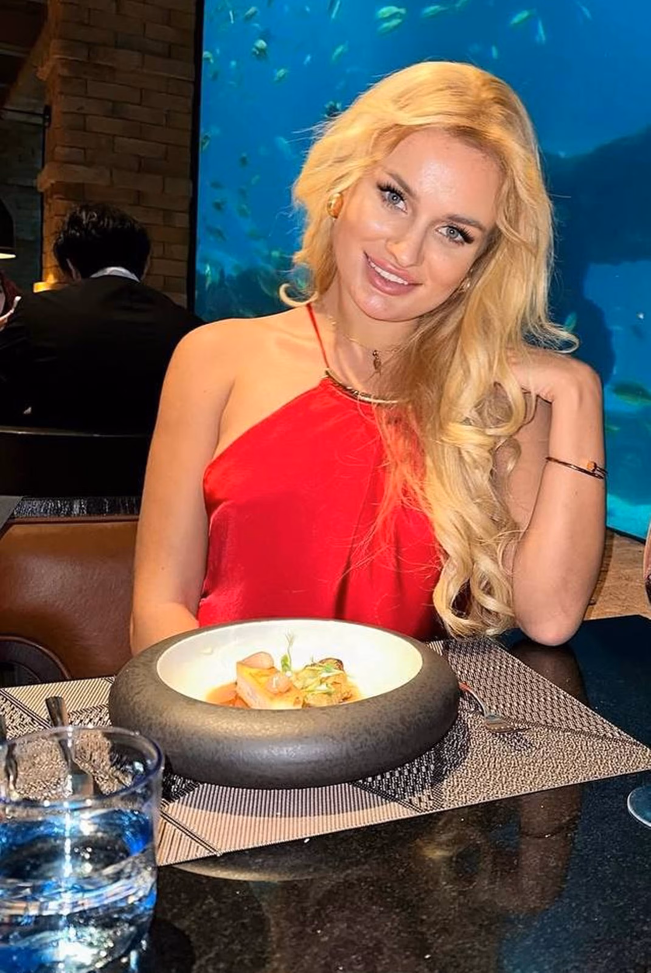 Elina 32 Hamburg Germany Einsame Frau auf der Suche nach einem Partner